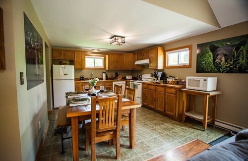 Pittsburg House | Trailside Lodge- Trail Access w/Game Table-New AC