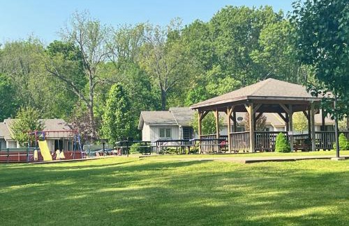 Bella Vista Apartment | Trailside Vacation Home 8
