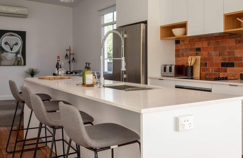Launceston CBD Cottage | Tralee Cottage Novel Charm with Modern Finishes