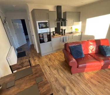 Banavie Apartment | TRAMORE - self contained 1 bedroom unit - king size bed - free private parking - 3 miles from Fort William High Street