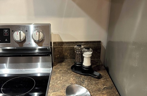 North Ironbound House | Tranquil 2-bedroom house in Newark with AC, WiFi