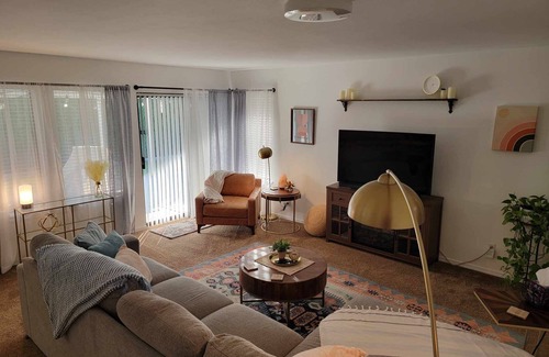 Moses Lake Condo | Tranquil 2-Bedroom Zen Condo Fully Stocked Kitchen, Patio, & Next to Golf Course