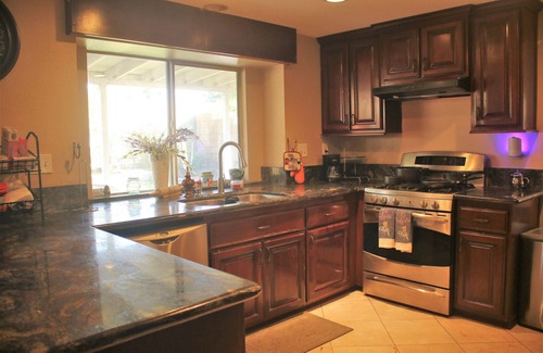 Southridge Village House | Tranquil 4BR/3BA private house w/inviting yard perfect for any type of stay