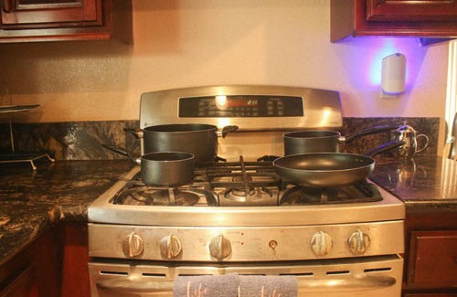 Southridge Village House | Tranquil 4BR/3BA private house w/inviting yard perfect for any type of stay