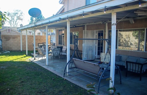 Southridge Village House | Tranquil 4BR/3BA private house w/inviting yard perfect for any type of stay