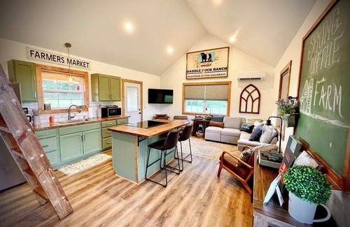 Caulfield Cabin | Tranquil Cabin on 71/acre cattle farm—near Cloud 9 ranch and Ozark rivers!