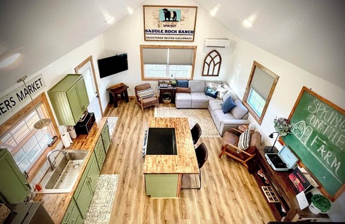 Caulfield Cabin | Tranquil Cabin on 71/acre cattle farm—near Cloud 9 ranch and Ozark rivers!