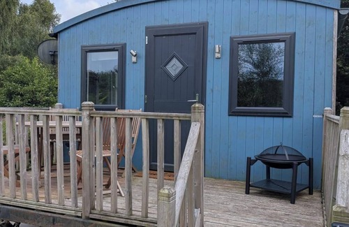 Kingswood Cabin | Tranquil Cabin Retreat in Welshpool