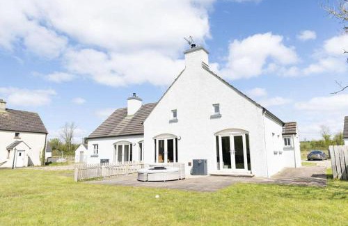 Enniskillen House | Tranquil Cottage Retreat in Enniskillen