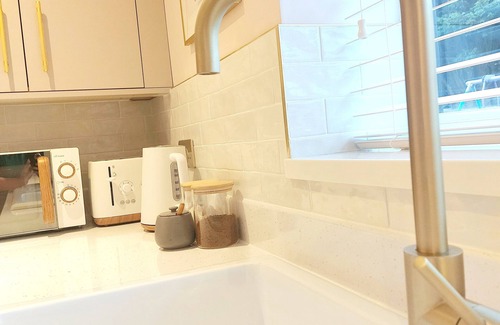 Huyton House | Tranquil haven in vibrant Liverpool!