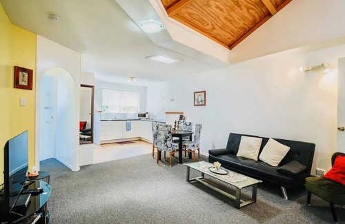 Eagle Heights Apartment | Tranquil Mountain Escape Tamborine Mountain