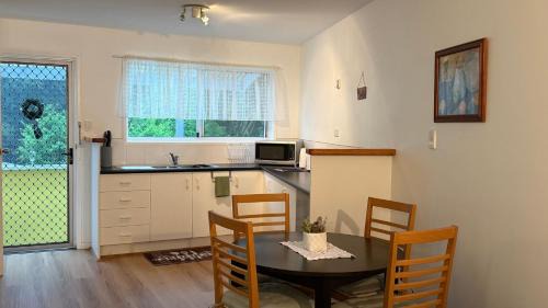 Eagle Heights Apartment | Tranquil Mountain Escape Tamborine Mountain