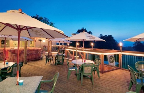 Cheat Lake Apartment | Tranquil Studio at Lakeview Golf Resort Hotel w BBQ