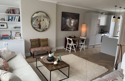 St. Helen's Apartment | Tranquil & stylish 1-bedroom apartment in Notting Hill