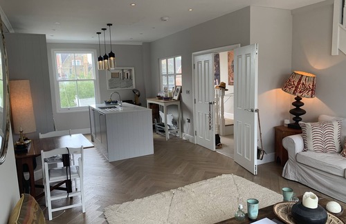 St. Helen's Apartment | Tranquil & stylish 1-bedroom apartment in Notting Hill