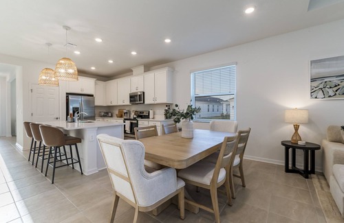 Braden River House | Tranquil Vacation Haven in Vibrant Waterside Community