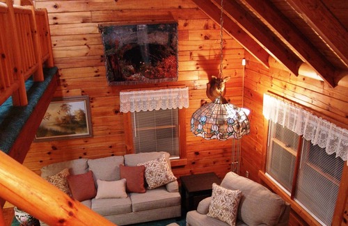 Unicoi House | TRANQUIL WILDWOOD HIDEAWAY SECLUDED HOLLOW, 10 MILES FROM EVERYTHING! SLEEPS 4.