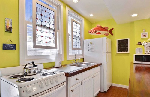 Key West Historic District Cottage | Tranquility by Avantstay Close to Duval St w/BBQ & Shared Pool