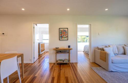 Oneroa House | Tranquility Cottage, Oneroa - Be My Guest Waiheke