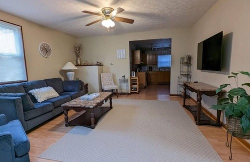 Dayton House | Tranquility Cottage- Close to UD