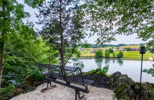 Sevierville House | Tranquility Paradise - River View & Hot Tub!
