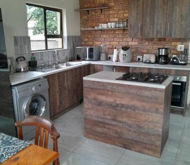 Kempton Park Apartment | Transit Haven - 2 Bed Retreat