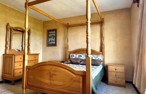 Pointe D'esny Apartment | Transit House - 10 minutes from airport