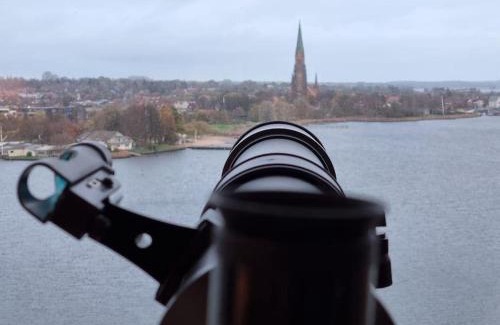 Schleswig Apartment | Traumblick! Mitten im Wasser, den Wolken ganz nah!