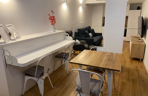 Penya-roja Apartment | Travel Habitat Alameda Suites.