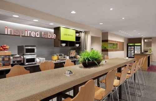 Pooler Hotel | Travel in Comfort! Outdoor Pool, Free Breakfast, Close to Savannah Airport