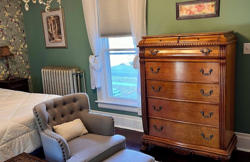 Aberdeen House | Travel nurses: Cozy room in excellent Aberdeen with WiFi, AC, Streaming.
