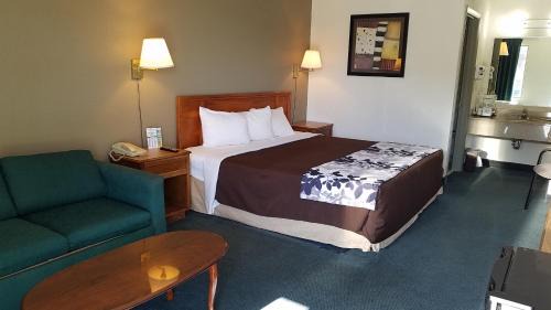 Sumter Hotel | Travelers Inn & Suites