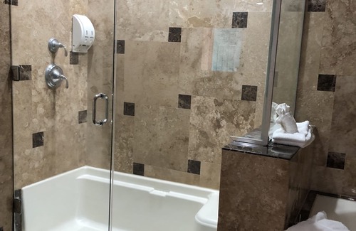 Lawndale Hotel | Travelers Inn