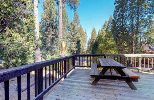 Shaver Lake House | Travelers Rest