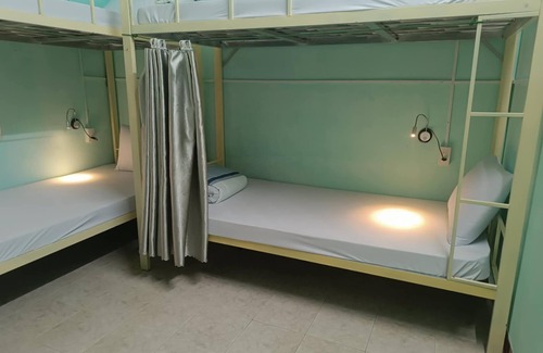 Vinh Hai Hotel | Traveller Inn