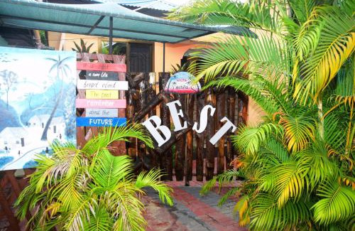 Dar es Salaam Bed & Breakfast | Travellers Home (Kifumbu)