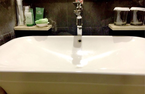 Makassar Hotel | Travellers Hotel Phinisi