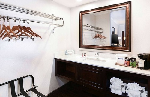 Commerce Hotel | Travelodge by Wyndham Commerce Los Angeles Area