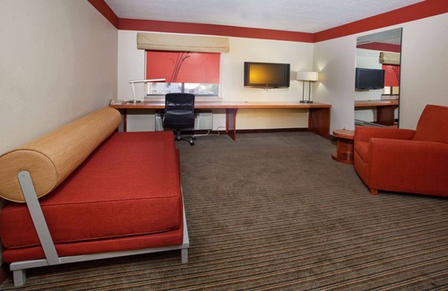 Columbus Hotel | Travelodge by Wyndham Columbus State University
