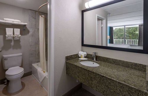 Kingsland Hotel | Travelodge by Wyndham Kingsland GA