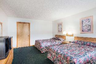 Lake George Hotel | Travelodge by Wyndham Lake George NY
