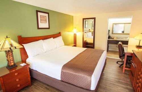 Macon Hotel | Travelodge by Wyndham Macon West