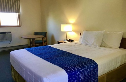 Three Forks Hotel | Travelodge by Wyndham Three Forks