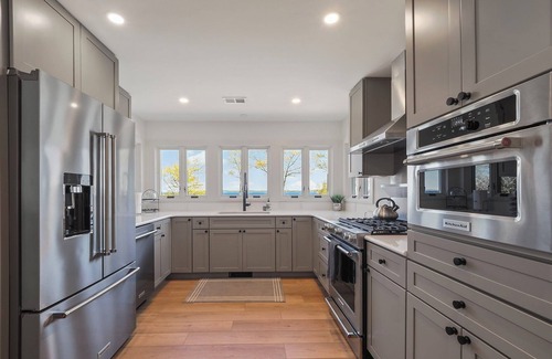 Greilickville House | Traverse City Elmwood Ranch - Dog Friendly!