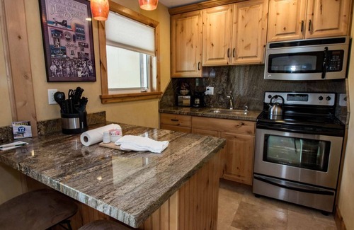 Downtown Park City Hotel | Treasure Mountain Inn - Junior Suite #38 - Cleaning fees included!