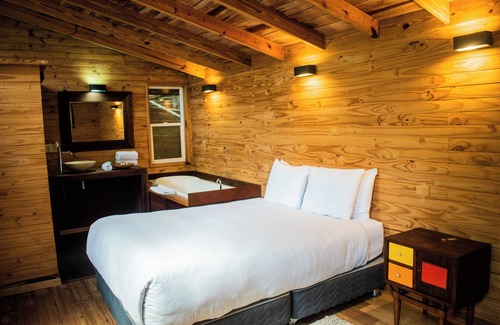 Aguas Calientes Hotel | tree house lodge