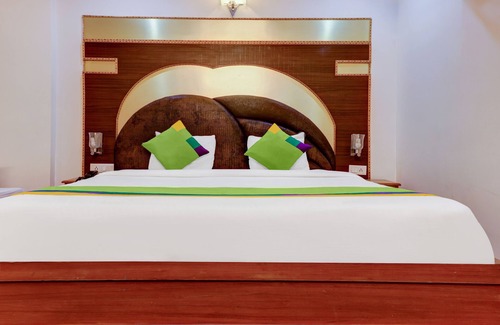 Dehradun Hotel | Treebo Calista, Patel Nagar