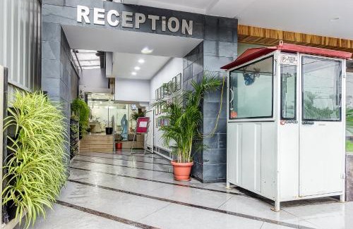 Vijay Nagar Hotel | Treebo Daksh Residency
