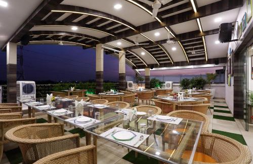 Vijay Nagar Hotel | Treebo Daksh Residency