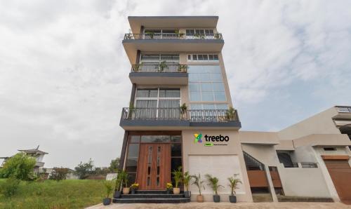 Faizabad Hotel | Treebo Heaven Grand Ayodhya